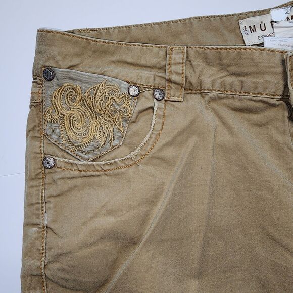 Mur Mur Women's Tan Embroidered Bermuda Shorts Size M - Picture 7 of 11